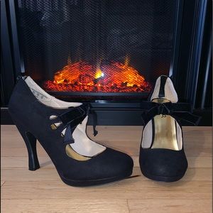 Bongo Retro Heels Size 11